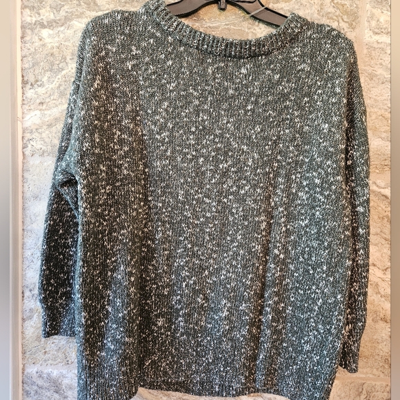 Old Navy Black and White Knit Sweater EUC Large - Picture 2 of 4